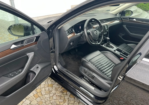 Volkswagen Passat cena 73500 przebieg: 197634, rok produkcji 2016 z Głogów małe 277